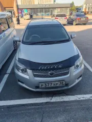 Toyota Corolla Fielder 2008 года выпуска. Номер кузова NZE1419076249. Согласно акта описи и ареста у автотранспортного средства на бампере спереди с правой стороны трещина, сколы краски, отслоение лкп, трещина на лобовом стекле.