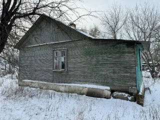 Нежилое здание 50,9 кв.м и земельный участок 419 кв.м, Курская область, Российская Федерация, Курская область, м.р-н Советский, с.п. Волжанский сельсовет, п. Моздовка, ул. Широкая, д. 13, здание, назначение: нежилое, наименование: нежилое здание, площадь – 50,9 кв.м, количество этажей: 1, в том…