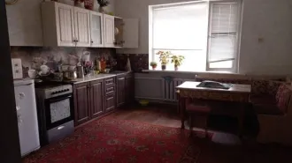 Доля в жилом доме площадью 112 кв.м по адресу: Россия, Республика Хакасия, Боградский район, село Бородино, улица Октябрьская, дом 19, квартира 2, кадастровый номер: 19:07:090102:556. Доля в земельном участке площадью 2533 кв.м по адресу: Россия, Республика Хакасия, Боградский район, село Бородино…