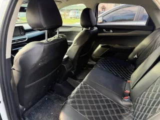 KIA K5, год выпуска 2021. Кузов № XWEG2414BM0001750, VIN: XWEG2414BM0001750. Находится в залоге.