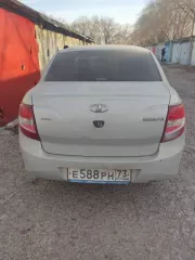 Лада Granta 2016 года, VIN XTA219020G0391735. Битая в заднее крыло - лопнула шпаклёвка и проявились места сварки когда вытягивали крыло. От удара лопнула фара и она постоянно запотевшая. Летом в дождь зачерпнула воды и постоянно перегорают фары (3-4 за полгода). Кондиционер ремонту не подлежит…