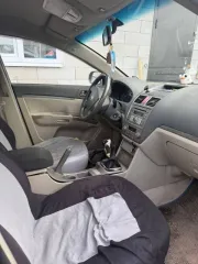 Geely Emgrand EC7 2012 года, 126 л.с. Пробег неизвестен. VIN: X9W215711C0000063. Имеются следы коррозии по кузову, неисправен вторичный вал коробки передач, отсутствует аккумулятор. Требуется замена масла. Автомобиль находится в залоге у АО «ТБанк» и на него наложены запреты регистрационных…