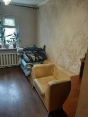 Квартира в Калининграде, 35 кв.м, 1 комната. Адрес: Калининградская обл., г. Калининград, ул. П. Морозова, д. 53, кв. 2, кадастровый номер: 39:15:150830:482, 1 этаж. Вместе с официальной площадью квартиры, указанной в выписке из ЕГРН, в данной квартире имеется неучтенная дополнительная площадь…