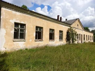 Нежилое здание 446,5 м² с земельным участком 4099 м², Псковская обл., Новоржевский р-н (бывшее инфекционное отделение больницы) с кадастровым номером 60:10:0010210:57, общей площадью 446,5 м², по адресу: Псковская обл., Новоржевский р-н, г. Новоржев, ул. Медицинская, д. 2, корп. 9, расположенное на…