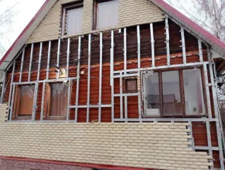 Земельный участок площадью 1221 +/-24 кв. м, категория земель: земли сельскохозяйственного назначения, разрешенное использование: для садоводства, расположенный по адресу: Московская область, р-н Ногинский, рп им Воровского, снт Локомотив-3, с кадастровым номером: 50:16:0604038:523. Дом…