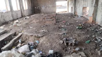 Земельный участок 12562 кв.м и здания 1382.8 кв.м, Забайкальский край, г. Нерчинск, ул. Космонавтов, 27. Кадастровый номер участка: 75:12:200132:110. Пять нежилых зданий суммарной площадью 1382,8 кв.м и сооружение "Теплотрасса". Год постройки зданий - 1988. Стены - кирпичные. Техническое состояние…