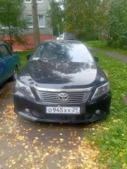 Toyota Camry, 2013 Транспортное средство Toyota Camry, 2013 года выпуска, цвет - черный металлик, VIN XW7BF4FK10S044321, государственный номер О945ХХ29. Состояние ТС: повреждения ЛКП на капоте, трещина и повреждения на переднем бампере, повреждения передней левой двери и заднего левого крыла. 1…
