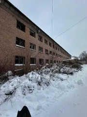 Нежилое здание 1720,8 кв.м, земельный участок 5805 кв.м, Ярославская область. Аукцион в электронной форме по продаже муниципального имущества нежилого здания с земельным участком, расположенные по адресу: Ярославская область, г Ростов Великий, ул. Спартаковская, д. 142. Нежилое здание, общей…