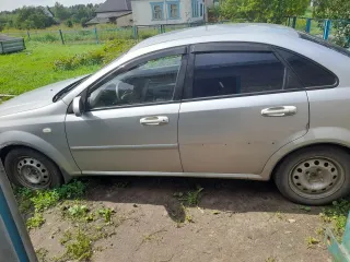 Chevrolet Lacetti, 2007, VIN XUUNFJ70001542. Транспортное средство не на ходу. Оборван ремень ГРМ, имеются повреждения кузова: сгнили пороги; есть коррозия на крыше, на 2х передних стойках лобового стекла и на капоте; задний и передний бампер разбит; правая передняя дверь замята; заднее правое…