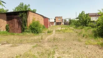 Земельный участок с кадастровым номером 23:06:1902256:17, по адресу Краснодарский край, г. Гулькевичи, ул. Пионерская 119, площадь 2598 кв.м., с расположенными на нём незарегистрированными сооружениями, здание с кадастровым номером 23:06:1902256:100, по адресу Краснодарский край, г. Гулькевичи, ул…
