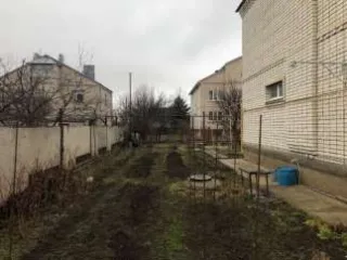 Жилой дом, назначение: жилой дом, площадь: общая 69.8 кв.м, в т.ч. жилая 37,4 кв.м, этажность 1, кадастровый (или условный) номер 61:53:0000015:379, находящийся по адресу: Ростовская обл., Красносулинский р-н, г. Красный Сулин, ул. Новоселовская, д. 35. Земельный участок, категория земель: земли…