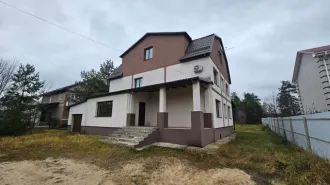 Земельный участок 2033 кв.м и дом 286.7 кв.м, Воронежская область, Рамонский район, село Новоживотинное, улица Газовиков, 19. Кадастровый номер участка: 36:25:3600008:80, кадастровый номер дома: 36:25:3600008:291.