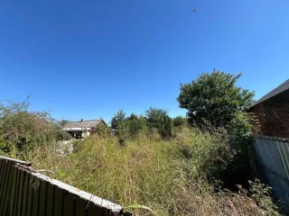 Земельный участок, общей площадью 1 400 кв.м., кадастровый номер: 01:06:0102005:19, расположенный по адресу: Российская Федерация, Республика Адыгея, р-н Теучежский, пгт. Тлюстенхабль, ул. Бжигакова, д.31. Имущество являеся предметом залога в пользу ПАО "Сбербанк"