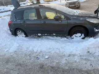 Peugeot 308, 2008 года, 120 лс, 200000 км, легковой автомобиль, марка: ПЕЖО 308, год изготовления: 2008, VIN: VF34E5FWC55286215, мощность двигателя, л. с. (кВт): 120 (88.26). Пробег уточнять при осмотре.