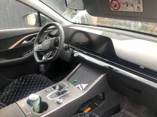 Omoda C5 2024 года выпуска, VIN LVVDB21BXRD106376, госномер Т583УК193. Автомобиль после аварии.