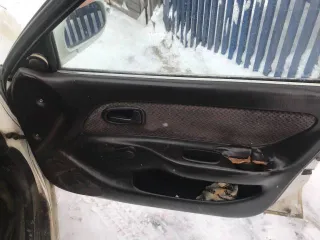 Toyota Corolla, 1992 года, 105 лс, 354746 км, АКПП, Автомобиль Тойота Королла 1992 г.в.; г/н: Е924ЕО138; цвет: Белый; Номер кузова (прицепа): AE1000008789; № двигателя: G782004. Двигатель дымит, требуется замена поршневой. Опорный правый подшипник под замену, задние тормозные колодки изношены.