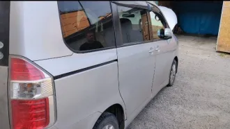 Toyota Noah 2008 автомобиль марки TOYOTA модель NOAH 2008 г.в. VIN-номер ZRR700123554. Ознакомление с имуществом производится самостоятельно, с момента публикации сообщения о продаже имущества и до окончания приема заявок по предварительной записи по телефону: +79958712606, либо направив запрос на…
