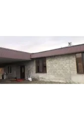 1/6 доли жилого здания (72,3 кв.м) и 1/6 доли земельного участка (2538 кв.м) в а. Эльбурган, Абазинский р-н, Карачаево-Черкесия; 1/6 доля в праве на жилое здание, площадь: 72,3кв.м., кадастровый номер: 09:03:0190112:191 и 1/6 доля в праве на земельный участок, площадь: 2 538кв.м., категория земель…