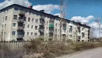 1/2 доли в праве на квартиру, площадь 60,80 кв.м., кадастровый (условный) номер: 22:16:020302:168 (постановлением Администрации Новоромановского сельсовета Калманского района Алтайского края №75 от 28.10.2015 квартира признана нежилой)
Адрес (местонахождение): Россия, край Алтайский, р-н…