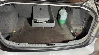 BMW 3 Series 2005 года, 150 лс, пробег 317195 км, АКПП. Автомобиль легковой BMW 320I, 2005 г.в., двигатель N46B20BA-A233H366, VIN: WBAVA71020KP93250, шасси (рама) отсутствует.