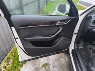 Audi Q3 2012 года, 211 л.с., пробег 275 004 км, полный привод, автоматическая коробка передач. VIN: WAUZZZ8U2CR042451. Автомобиль на ходу. Гул заднего ступичного подшипника (новый подшипник в комплекте). Имеются мелкие сколы и царапины по кузову.