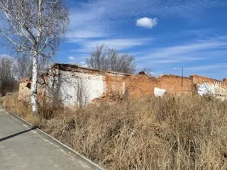 Нежилое здание общей площадью 326,3 кв.м, кадастровый номер 74:35:0400017:20, являющееся объектом культурного наследия регионального значения «Жилой дом», включенный в единый государственный реестр объектов культурного наследия народов Российской Федерации. Расположено по адресу: Челябинская…