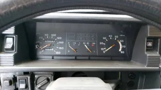 ВАЗ-21099, 2002 года, VIN XTA21099023363692, двигатель 3492491 (2111), шасси отсутствует, цвет зеленый (темно-зеленый), кузов XTA21099023363692. Автомобиль не заводится. Покупатель самостоятельно снимает ограничения на регистрационные действия при их наличии.