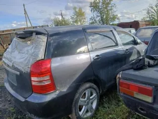 Toyota Wish темно-серого цвета, без госномера, на переднем стекле трещины, стекла на багажнике нет, множественные повреждения ЛКП. ВАЗ-21070 синего цвета, госномер Н563ВХ75, на кузове имеются вмятины, царапины ЛКП, VIN XTA210700XX1220667. УАЗ 31512, госномер Т045ЕА75, кузов №7420, шасси (рама)…