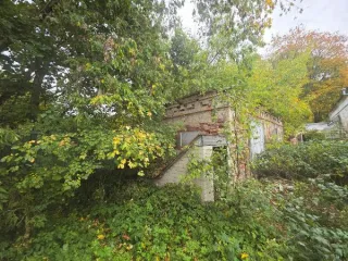 Каретный сарай 144 кв.м Тверская область Иное сооружение (сарай каретный), расположенное по адресу: Тверская область, г. Торжок, ул. Конная, д. 8, с кадастровым номером 69:47:0130115:168, площадью 144 кв.м является объектом культурного наследия регионального значения «Каретный сарай», кон. XIX -…