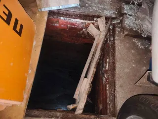 Нежилое здание – гаражный бокс, находящийся по адресу: Пермский край, г. Пермь, Орджоникидзевский район, южнее квартала 2175, ГСК №34, бокс 43 и 1/20 (одна двадцатая) доля в праве собственности на земельный участок, расположенный по адресу: Пермский край, г. Пермь, Орджоникидзевский район, южнее…