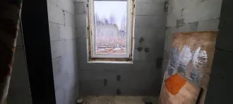 Жилой дом, назначение – жилое, общей площадью 149,5 кв.м., Кад №: 66:36:2903004:313 и земельный участок, площадью 1 402 кв.м, Кад №: 66:36:2903004:66, расположенные по адресу: Свердловская область, г. Верхняя Пышма, в районе с. Мостовское, СНТ "ОАЗИС", уч. №69. Лот находится в залоге у ПАО…