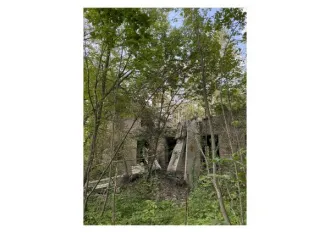 Земельный участок 24464 кв.м, профилакторий 1607.6 кв.м, ледник 90.5 кв.м, Тульская область, Ясногорский район, г. Ясногорск, ул. Машиностроителей, д. 20. Кадастровые номера: 71:23:010415:94, 71:23:010415:308, 71:23:010415:102. Общая площадь: 26162.1 кв.м. Год ввода в эксплуатацию не указан. Вид…