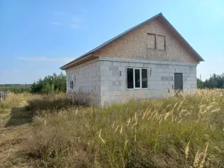 Земельный участок, площадью 800 кв.м., с кадастровым номером: 32:17:0110101:138, расположенный по адресу: Россия, муниципальный район Навлинский, городское поселение Навлинское, рабочий поселок Навля, улица 2-й микрорайон Дачный, д.10; Жилой дом, площадью 63,9 кв.м., с кадастровым номером…