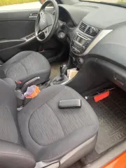 Hyundai Solaris 2015 года выпуска, гос номер У434МК30, VIN Z94CT51DBFR144817, приобретен в период брака, является совместно нажитым имуществом. Автомобиль находится в залоге у Совкомбанка.