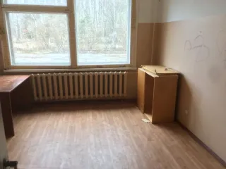 Нежилое здание школы 836,7 кв.м, Псковская область. Здание бывшей МБОУ «Рубиловская основная общеобразовательная школа», расположенное по адресу: Псковская область, Пушкиногорский муниципальный округ, д. Рубилово, д. 59. Год завершения строительства 1989, кадастровый номер 60:20:0501701:123…