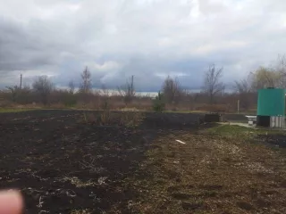 Земельный участок, кадастровый номер: 36:28:8415000:468 адрес: Воронежская область, р н Семилукский, с/п Лосевское, СНТ «Нива»  с. Лосево , ул. Ромашковая, уч. 149, площадь 1 500 м2. На данном земельном участке находится не зарегистрированное строение  дачный дом  размером 8 м. на 6.5 м., фундамент…
