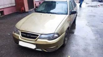 Автомобиль Daewoo Nexia GLE 2011 года, госномер Х825АК142, VIN XWB3K32CDBA264653. Кузов со следами коррозии на арках, дверях, порогах и капоте, трещина на ветровом стекле и сколы. Установлена защита ДВС и КПП, не работает стрелка указателя скорости, требуется замена датчика скорости. Тонировка…