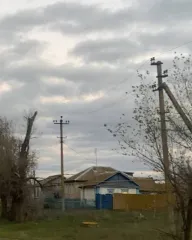 Доля дома 61,9 кв.м и участка 700 кв.м в Республике Калмыкия. 1/3 доля в праве общей долевой собственности на жилой дом, кадастровый номер: 08:07:120104:203, адрес: Россия, Республика Калмыкия, Приютненский р-н., с. Воробьевка, ул. Мира, д.57, площадь 61,9 кв.м., назначение: жилое. Доля расположена…