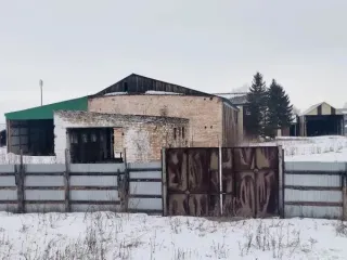 Нежилое здание (переменной этажности), площадью 1337,3 кв.м, кадастровый №24:51:0000000:12640, земельный участок, площадью 20873 кв.м, кадастровый №24:51:0204142:1294, расположенные по адресу: Красноярский край, м.о. Канский, г. Канск, п. Строителей, зд. ПМК-18, стр.1. Обременения: запреты…