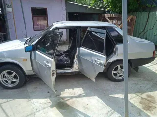 ВАЗ 21099 2000 года, VIN XTA21099012897703, мощность двигателя 67.8 л.с. (49.8 кВт). Пробег уточнять при осмотре.