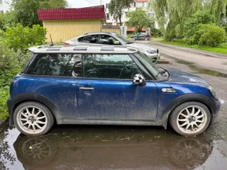 Mini Cooper S 2007 (WМW) КУПЕР S Синий 2007 г.в. Не заводится (предположительно сел аккумулятор)