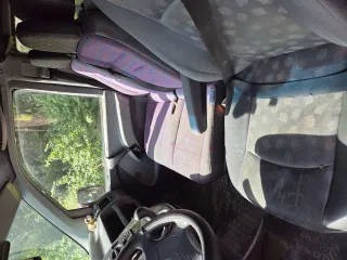 Автомобиль Mercedes-Benz модель Vito 108D, 1998 года выпуска VIN-номер VSA63806413172571, цвет: красный. Автомобиль находится в залоге у ПАО "Совкомбанк". Состояние: Аккумулятор разряжен. Заднее левое колесо спущено (прокол). С учетом устранения этих недостатков автомобиль на ходу.