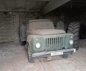 Автомобиль ГАЗ52-01 1991гв. Рег №Р032ОЕ 26 и автомобиль ГАЗ 53Б 1978гв. Рег №Р258ОЕ26 и автомобиль ГАЗ53Б 1971гв. Рег №Р324ТХ 26 (автомобили в нерабочем состоянии, не везде имеются VIN №).