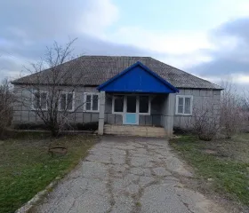 Здание кад № 26:09:020821:94 площадью 83.70 кв. м и земельный участок кад №26:09:020108:6 площадью 30044.00 кв. м по адресу: Ставропольский край, Туркменский район, село Камбулат, улица Комарова, дом 18.
