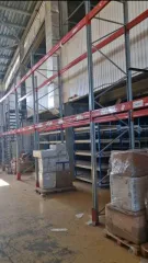 Стеллажное оборудование для склада. План расположения рядов стеллажей: Ряд 1: 18 м (односекционный, высота 4 м), Ряд 2: 43 м (двухсекционный, высота 5,5 м), Ряд 3: 47 м (двухсекционный, высота 5,5 м), Ряд 4: 47 м (двухсекционный, высота 5,5 м), Ряд 5: 56 м (односекционный, высота 4 м), Боковой ряд…