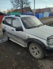 Chevrolet Niva 2004 года, 79.6 л.с., пробег 533895 км, полный привод. Цвет: светло-серебристый металлик. VIN: X9L21230040020611, ПТС: 63 КТ 268151, госномер: М010КВ56. Произведен в России. Модель двигателя: ВАЗ 2123, бензиновый, номер: 0027702, мощность 79.60 л.с. (58.50 кВт), объем 1690 куб. см…