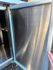 Finist СХСм-700-3 холодильный стол. Является бывшим в употреблении имуществом, могут иметься скрытые недостатки.