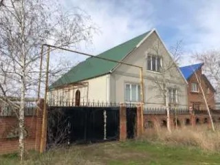 Жилой дом, назначение: жилой дом, площадь: общая 69.8 кв.м, в т.ч. жилая 37,4 кв.м, этажность 1, кадастровый (или условный) номер 61:53:0000015:379, находящийся по адресу: Ростовская обл., Красносулинский р-н, г. Красный Сулин, ул. Новоселовская, д. 35. Земельный участок, категория земель: земли…