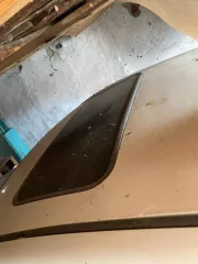Автомобиль марки MAZDA 3, 2005 года выпуска, Идентификационный номер  VIN  JMZBK14F261349739, цвет Белый, является технически не исправным, требует ремонта двигателя, отсутствует часть деталей двигателя, отсутствуют колеса. Является предметом залога в ООО МКК  КАРМАНИ