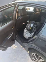 Лифан X50 2016 года, 103 л.с., пробег 56 502 км. VIN: X9W215852G0000487, госномер О949КО138. Автомобиль не на ходу. Коробка передач неисправна, привод коробки снят и находится в багажнике. Двигатель не закреплен под капотом, так как неисправен и стоит на деревянной доске. Находится в Иркутской…